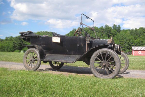 photo of a 1914 Model T Touring Car